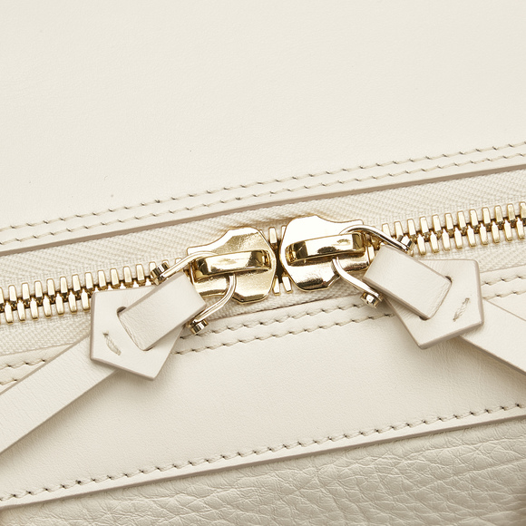 Pre-Loved Givenchy Medium Sway - Picture 9 of 12